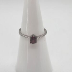 Sterling Silver & Garnet Ring (5.75)